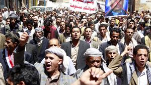 آلاف اليمنيين يطالبون باسقاط الحكومة - (أرشيفية)