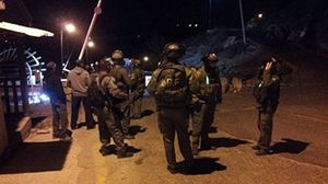  أطلقت قوات الاحتلال الرصاص على شاب فلسطيني بزعم محاولته طعن شرطي إسرائيلي- تويتر