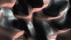صورة من وكالة "ناسا" لكثبان رملية على المريخ - أ ف ب