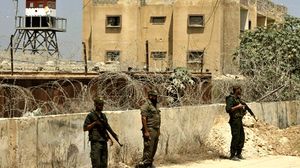 جنود من حماس يحرسون الحدود المصرية مع غزة - ا ف ب