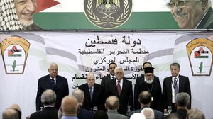 محمود عباس أمام المجلس المركزي حيث ألقى خطابه عن المصالحة - الأناضول