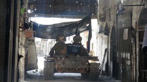 دبابة تابعة للجبهة الإسلامية في حلب سورية (الأناضول)