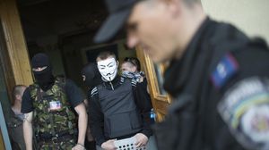 انفصاليون يسيطرون على مبان حكومية شرق أوكرانيا - أ ف ب