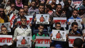 صحفيون مصريون يحتجون ضد استهدافهم بأفواه مكممة - الأناضول