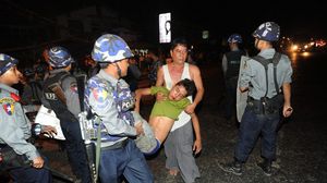 فتى مسلم مصاب إثر الهجوم عليه من قبل البوذيين - أ ف ب