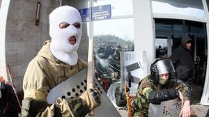 انفصاليون أوكرانيون يسيطرون على مقرات حكومية في دونيتسك - ا ف ب