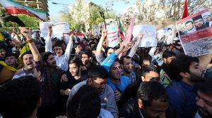 الإيرانيون يشاركون في مظاهرة ضد قوات التحالف التي تقودها السعودية - أ ف ب