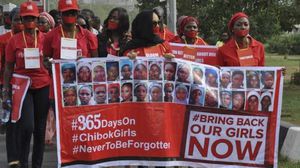 نيجيريات يتظاهرن في الذكرى السنوية الأولى لاختطاف مجموعة من الفتيات من شيبوك النيجيرية – إفي