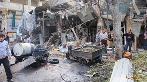قصف النظام السوري سوقا شعبية بحي المعادي في حلب يوم السبت الماضي