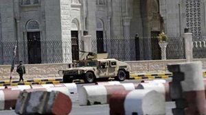 "المقاومة الشعبية" نفت سيطرة الحوثيين على القصر الرئاسي في معاشيق - أرشيفية