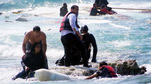 قال خفر السواحل إنهم تمكنوا من إنقاذ 13 شخصا ويبحث عن طفل مفقود (أرشيفية) - أ ف ب