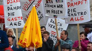 شارك في الاحتجاج رئيس حزب الحرية النمساوي - الأناضول