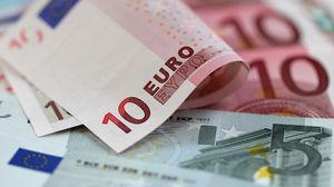 اليورو يتراجع تحت ضغط تعثر محادثات ديون اليونان - أرشيفية