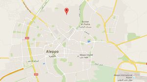 يُطل الحي على الطريق المتبقي لمدينة حلب مع الريف