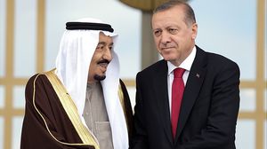 عبر الملك السعودي عبر عن شكره لأردوغان "لترحيبه بمقترح المملكة بتشكيل فريق عمل مشترك لبحث موضوع اختفاء خاشقجي"- الأناضول