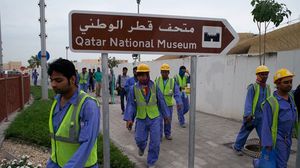 الغارديان: عمال في قطر يدعون أنه تم استغلالهم وإساءة معاملتهم - أرشيفية