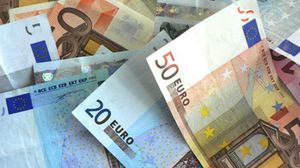 اليورو ارتفع على الدولار بصورة غير مسبوقة عن الأشهر الماضية- أرشيفية