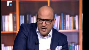 نديم قطيش عرض في حلقته شخصا يقوم بكسر التلفاز قائلا إنه بسبب ريال مدريد