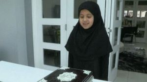 ماريا إسلام طفلة بريطانية صغيرة لم تتجاوز الثامنة من العمر، تحفظ القرآن كاملا ـ يوتيوب