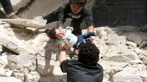 حصدت غارات الطيران السوري والروسي على حلب، المئات من المدنيين جلهم من الأطفال والنساء - تويتر
