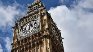 قرر البرلمان البريطاني إيقاف ساعة "بيغ بن" عن قرع أجراسها لمدة 3 أعوام اعتبارًا من 2017- جيتي