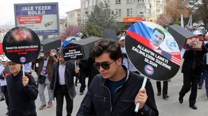 الشارع التركي شهد تظاهرات منددة باستخدام الكيماوي في خان شيخون- أ ف ب