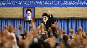 روحاني انتقد بشدة سيطرة الحرس الثوري ووصفه بالحكومة المسلحة- الموقع الرسمي لخامنئي