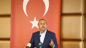 أكد الوزير التركي أن تركيا تساهم في إيجاد حل للأزمة- الأناضول