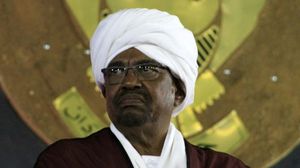 النشطاء الموالون للسيسي وجهوا إساءات للشعب والرئيس السوداني- أ ف ب