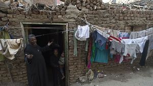 تقول السلطات المصرية إنها تعمل على تقليل نسبة الفقر بمصر - جيتي 