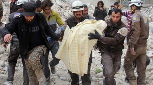 لم يُسجّل تقرير الشبكة السورية لحقوق الإنسان أيّ انخفاضٍ في حصيلة الضحايا المدنيين مقارنة بشهر تموز الماضي- جيتي 