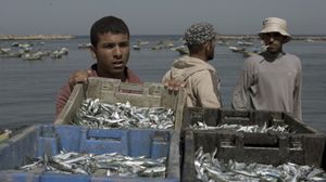 كانت إسرائيل قلّصت مساحة الصيد إلى 10 أميال الخميس بدعوى إطلاق صواريخ من غزة- جيتي