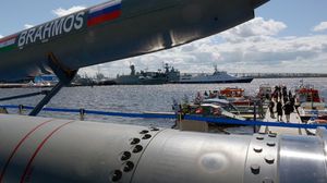 قالت روسيا إنها ستستهدف الصواريخ الأمريكية والسفن أو الطائرات التي تطلقها إذا ما هدد هجوم على سوريا أرواح العسكريين الروس- جيتي