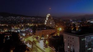 لقطة للحظة قصف التحالف الثلاثي العاصمة السورية دمشق- سانا