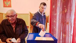 ديوكانوفيتش اعتمد على دعم كبير من الأقليات الكرواتية والألبانية والبوسنية التي تشكل 15 بالمئة من الناخبين- جيتي
