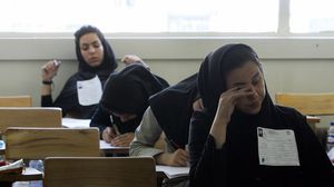 طالبات في إحدى المدارس الإيرانية- جيتي