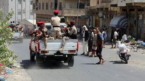 مسلجون قتلوا 3 جنود من قوات الحكومة في هجوم استهدهم في مدينة تعز- جيتي 
