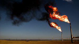 يعد حقل الشرارة النفطي الذي يقع بحوض مرزق جنوب غرب البلاد من أكبر حقول ليبيا- جيتي
