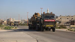 القافلة تتكون من 100 آلية عسكرية عبرت مدنا وبلدات في حماة- الأناضول