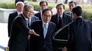 رئيس كوريا الجنوبية الأسبق يواجه تهما بتلقي رشاوى وسوء استغلال منصبه- جيتي (أرشيفية)