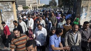 الإضراب، والانتحار، والاعتصام، والوقفة الاحتجاجية، وقطع الطريق، كانت بعض سبل الاحتجاجات العمالية والاجتماعية في مصر- جيتي