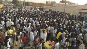 حذرت مجموعة الأزمات الدولية من أنه "إذا غرق السودان في الفوضى، فإن الاضطرابات يمكن أن تنتقل إلى ما وراء الحدود
