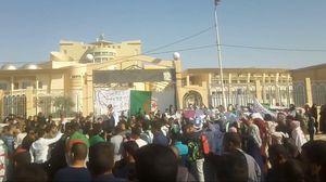 الحراك والمعارضة يرفضون إشراف رموز نظام بوتفليقة على المرحلة الانتقالية- الخبر الجزائرية