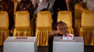 الانتخابات الرئاسية يشتد فيها التنافس بين المنتهية ولايته ويدودو والجنرال السابق سوبيانتو- جيتي