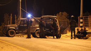 في نابلس اعتقلت قوات الاحتلال ثلاثة فلسطينيين أحدهم أسير محرر- جيتي