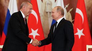 أردوغان وبوتين اتفقا بسوتشي سابقا على انسحاب "قسد" والوحدات الكردية من الحدود التركية- جيتي