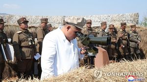 كيم أبدى إعجابه بتطور سلاح المدفعية في بلاده- يونهاب