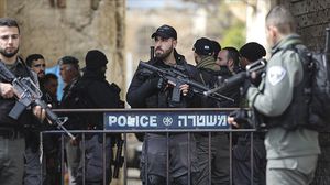 قوات الاحتلال الإسرائيلي تعتقل ناشطا فلسطينيا على خلفية رفضه للاستيطان  (الأناضول)