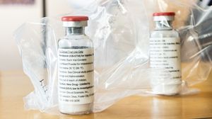 طورت الشركة ريميسيديفير في عام 2013 كعلاج للإيبولا حيث أظهر قدرة في إيقاف الفيروس من التكاثر في التجارب السريرية- جيتي