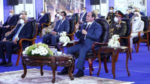 استثمارات الأجانب في أدوات الدين الحكومية المصرية انخفضت 53 بالمئة- فيسبوك/الرئاسة المصرية